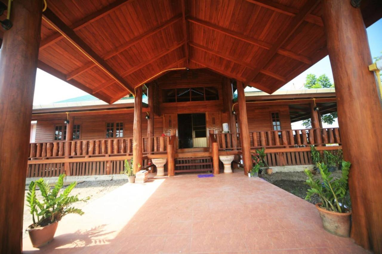 Ban Chang Klang Na Nong ap Chang Buitenkant foto