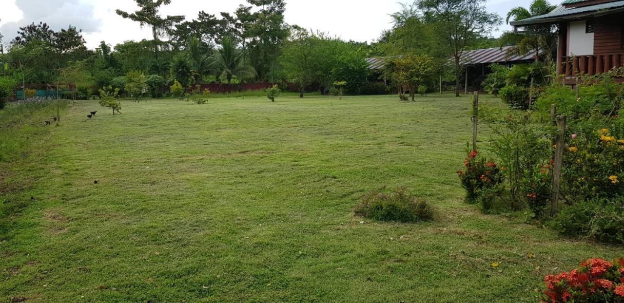 Ban Chang Klang Na Nong ap Chang Buitenkant foto